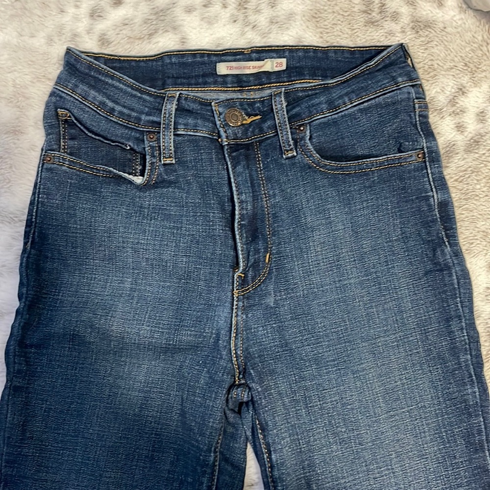 721 High Rise Skinny Levi Jeans